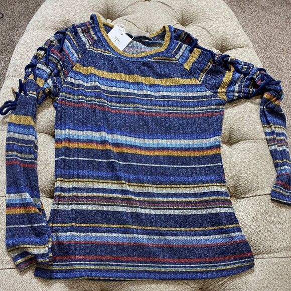 ‎Striped Laced Up Arm Top - Picture 7 of 14